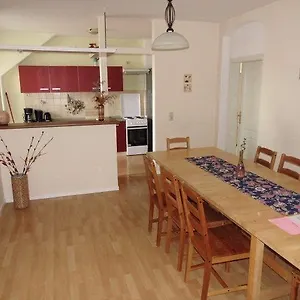 Apartment Sehr Schöne 4 Raum Maisonette-fewo Mit 110qm + Balkon + Zentral&preiswert - T7 Dresden